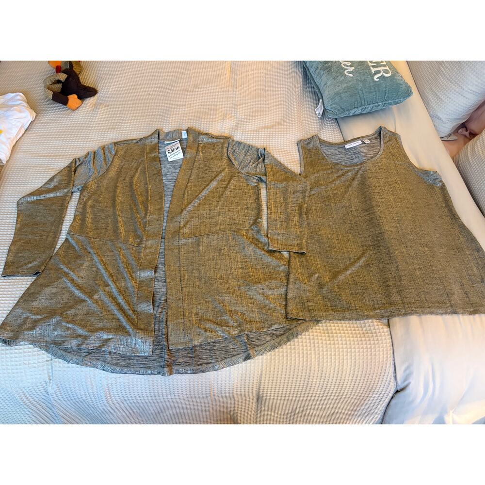Susan Graver Metallic Silver Cardigan & Shell Set with pockets Size M NWT - Picture 2 of 13